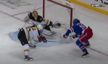 Tuukka Rask s'est également fait l'auteur d'un magnifique arrêt