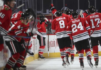 Les Hurricanes et les Blackhawks victorieux, soirée à trois points pour Théo Rochette
