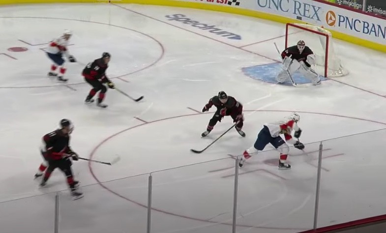 Une passe à l'aveugle parfaite de Jonathan Huberdeau