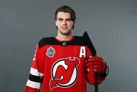 Nico Hischier pourrait débuter sa saison ce soir