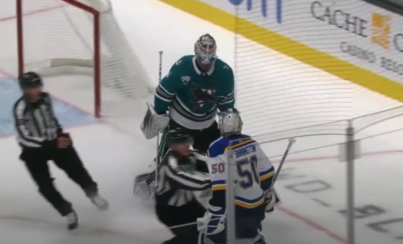 Une sortie de glace prématurée et mouvementée pour Jordan Binnington