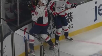 Brandon Carlo fini à l'hôpital après une charge à la tête de Tom Wilson