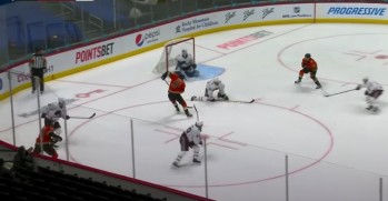 Troy Terry se joue de la défense de l'Avalanche