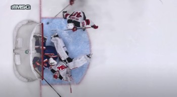 Les Devils se fabriquent un bel autogoal