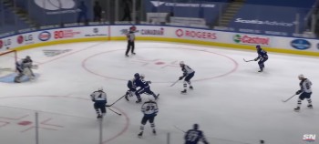 John Tavares et Brad Marchand délivrent deux lumineux assists
