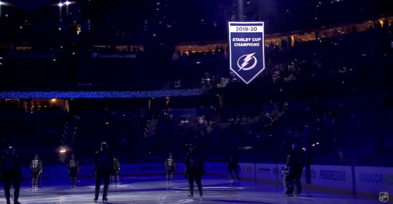 Le Lightning a pu hisser sa bannière de champion devant une partie de ses fans