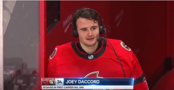 Interview très émotionnelle de Joey Daccord après sa première victoire en NHL, les Sénateurs marquent deux fois en sept secondes