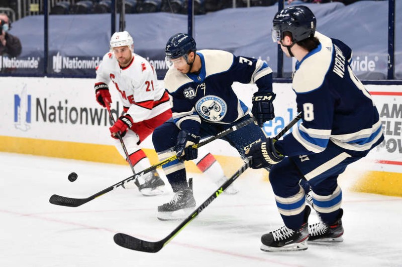 Les Hurricanes et le Wild s'imposent, Gaëtan Haas au repos forcé