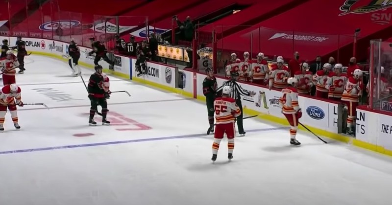 Les Flames ne voulaient pas laisser le puck de sa première victoire à Filip Gustavsson