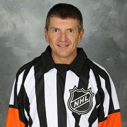 L'arbitre  Tim Peel viré par la NHL