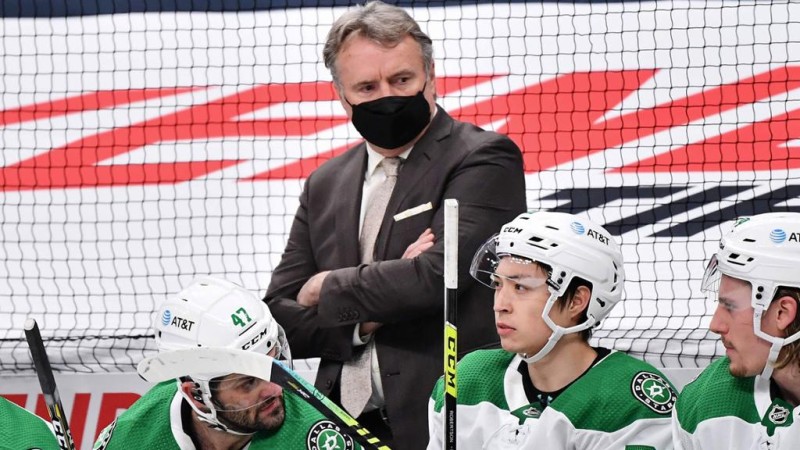 Le coach de Dallas a dû quitter le match en cours pour cause de test covid positif