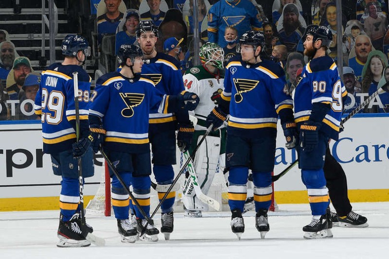 Lendemains de fête qui déchantent pour le Wild qui encaisse neuf buts, victoire pour les Sharks