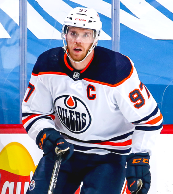 Connor McDavid signe une cinquième saison avec au moins 70 points