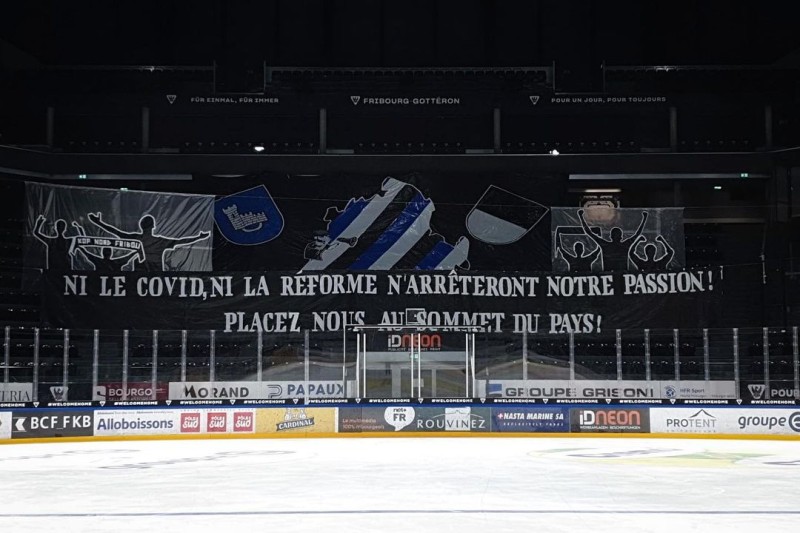 Une partie du tifo fribourgeois volé dans la BCF Arena