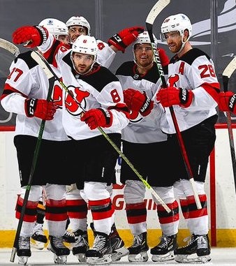 Les Devils n'avaient plus marqué six buts en une période depuis 25 ans