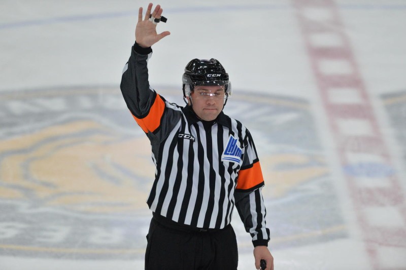 Les arbitres devront porter un masque pendant les matchs de LHJMQ
