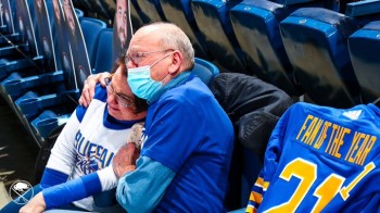 Un geste très classe de Sam Reinhart