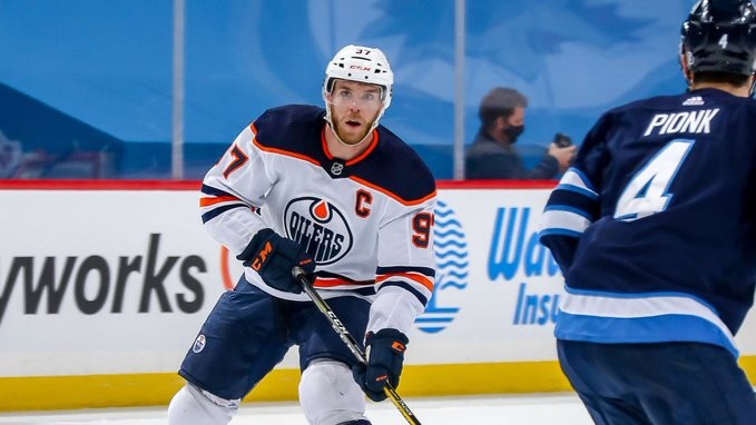 Connor McDavid atteint les 80 points après un nouveau hattrick