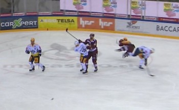 Santeri Alatalo sera suspendu en début de saison prochaine pour sa charge sur Henrik Tömmernes