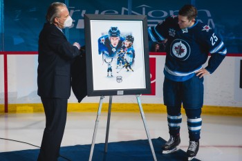 Paul Stastny honoré pour son 1'000e match en NHL