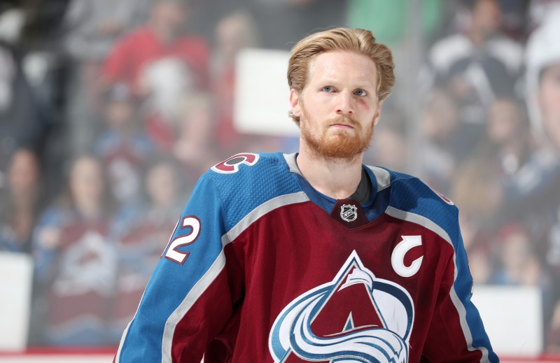 Gabriel Landeskog dépasse une marque de Peter Forsberg