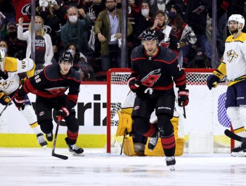 Nino Niederreiter marque le but gagnant face aux Predators