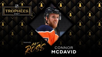 Le trophée Art-Ross pour Connor McDavid