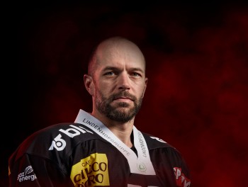 Andrew Ebbett remplacera Florence Schelling