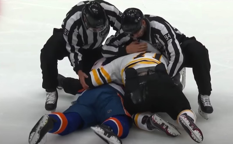 Taylor Hall livre un rare et surprenant combat