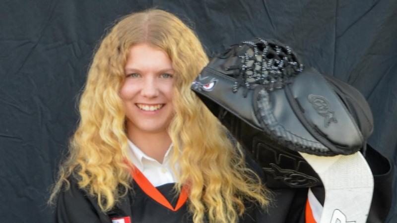 Taya Currie est la première fille repêchée dans l'histoire de la OHL