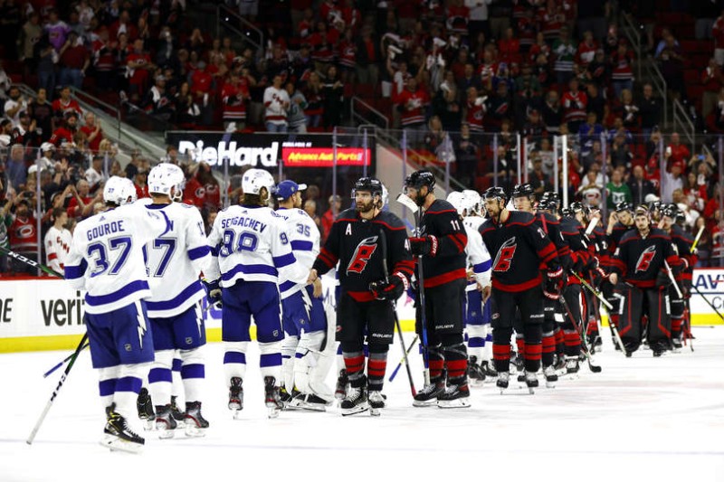 Le Lightning élimine les Hurricanes