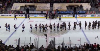 Poignées de main finales entre Vegas Golden Knights et Colorado Avalanche