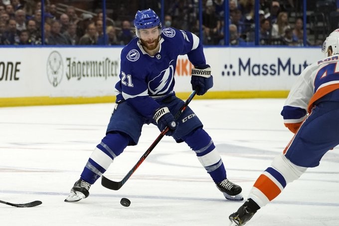 Brayden Point rejoint deux légendes avec ses performances actuelles