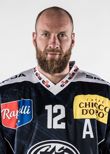 L'ancien joueur d'Ambri Jiri Novotny met un terme sa carrière