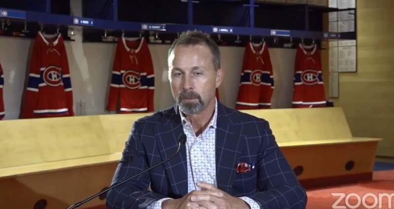 Trevor Timmins quelque peu ennuyé par cette question sur Logan Mailloux