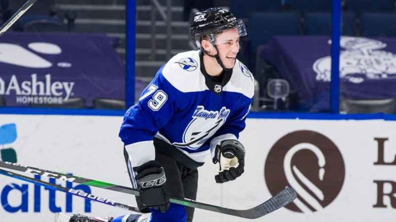 Tampa prolonge avec Ross Colton