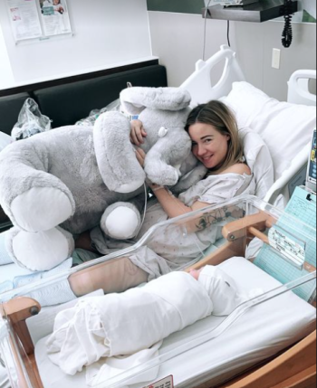 Elvis Merzļikins est devenu papa