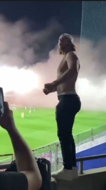 David Pastrnak très engagé pour soutenir son club de foot