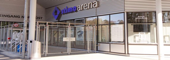 Le nouveau stade de Kloten s'appelle la Stimo Arena. Le club termine avec un petit bénéfice et vise la promotion
