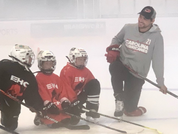 "El Nino" Niederreiter s'engage encore plus pour son club junior