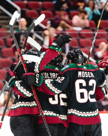 Premier point et première victoire pour Janis Moser avec les Coyotes