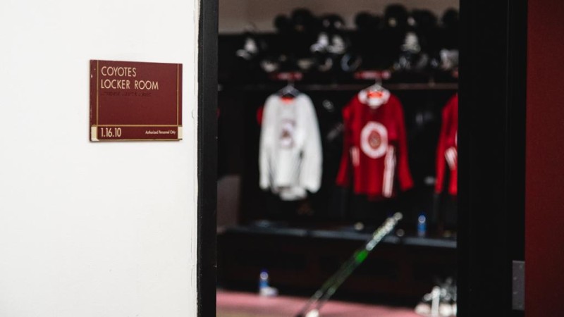 Janis Moser continue avec les Coyotes, Valentin Nussbaumer retrouvera Davos