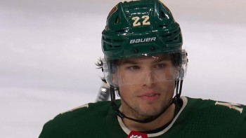 Kevin Fiala marque également mais le Wild s'incline, grosse performance de Pius Suter dans le carton des Red Wings