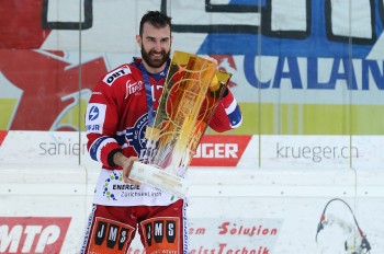 Les Lakers vont retirer le maillot d'Antonio Rizzello