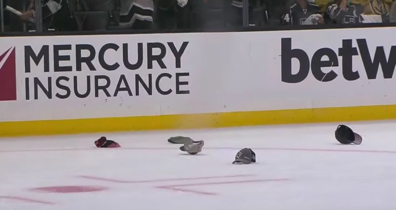 Anze Kopitar y va aussi de son hattrick