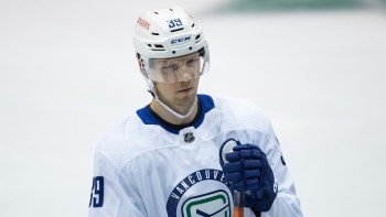 Un nouveau nom mal orthographié sur un maillot de match de NHL