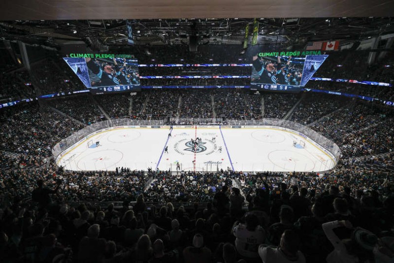 Les images du premier match à domicile du Kraken de Seattle