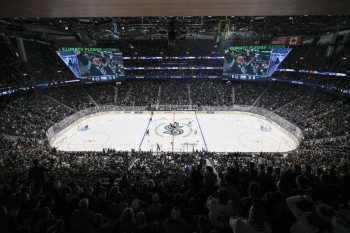 Les images du premier match à domicile du Kraken de Seattle