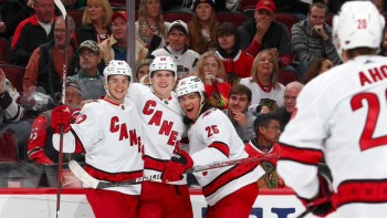 Les Hurricanes enchaînent avec une 9ème victoire, deux points pour Roman Josi et un but pour Sven Baertschi
