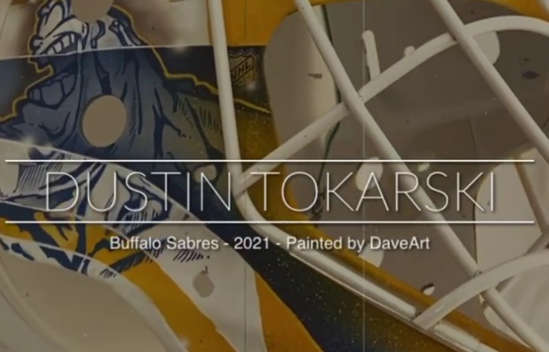 Le masque de Dustin Tokarski dans les détails